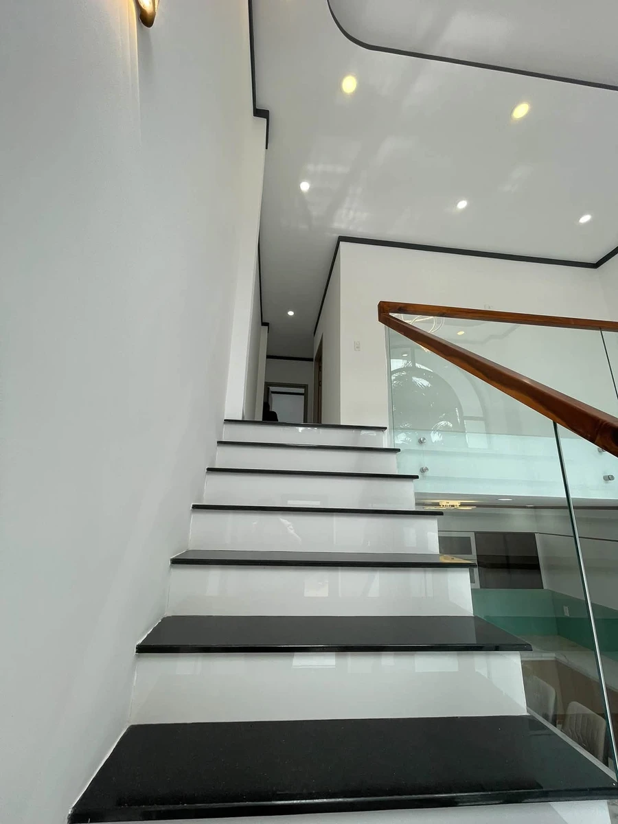 Bán nhà gác lửng 3PN 100m2 giá 1 tỷ 980 triệu - Ảnh thu nhỏ 3