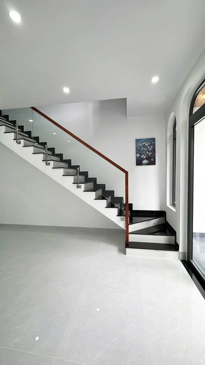 Bán nhà 1 trệt 2 lầu 5x20m, 3PN 3WC hẻm Nguyễn Duy Trinh giá 3,88 tỷ - Ảnh thu nhỏ 4