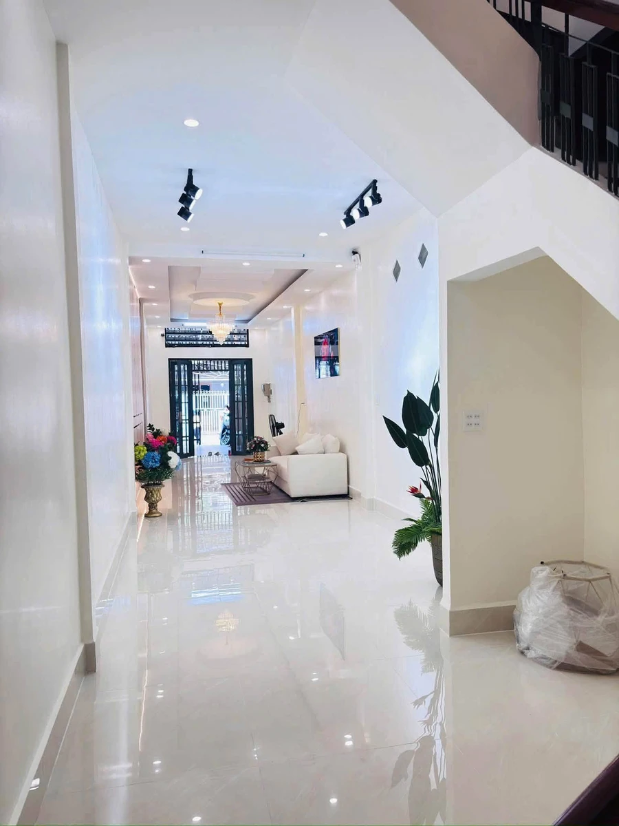 Bán nhà mặt tiền Huỳnh Tịnh Của Rạch Giá 4PN 80m² giá 2,6 tỷ - Ảnh thu nhỏ 3
