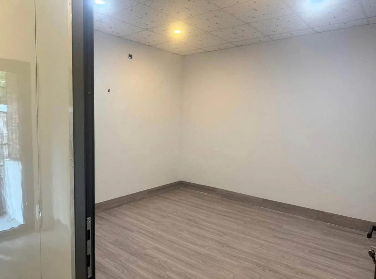 Bán nhà mê lửng 5x17m, 3PN 2WC, hẻm 6m đường Mai Hắc Đế, giá 3,99 tỷ - Ảnh thu nhỏ 5