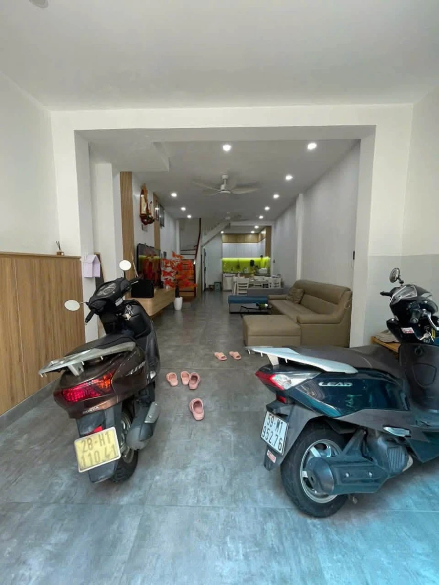 Bán nhà phố 47m² Lạc Long Quân Quận 11, 7 tỷ - Ảnh thu nhỏ 2