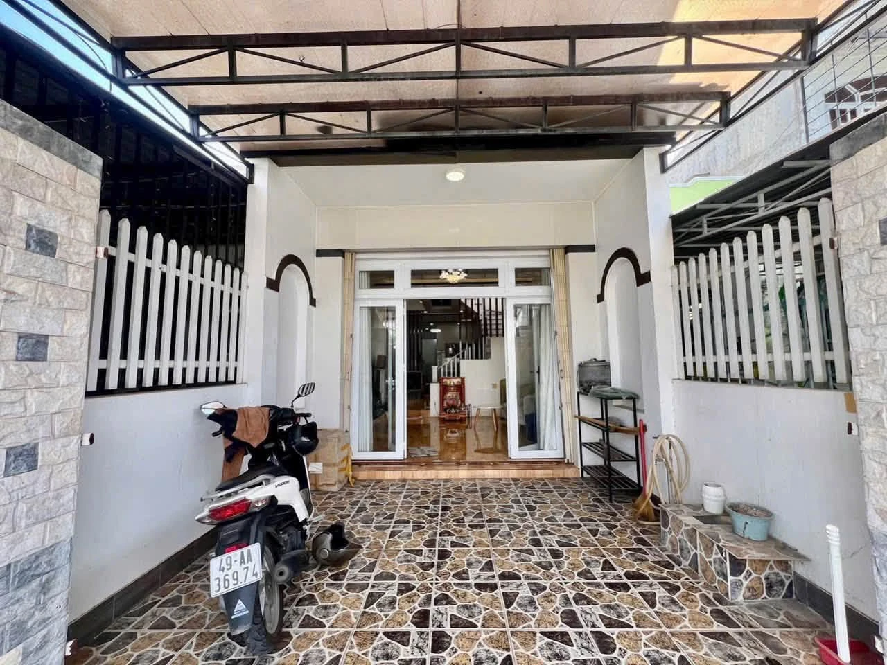 Bán nhà 3 phòng ngủ mặt tiền Nguyễn Xí, Phan Thiết, 80m2 - Ảnh 1