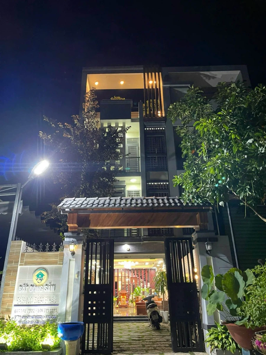 Bán nhà 1 trệt 3 lầu 5PN 150m² Mỹ Phước 4 giá 4.2 tỷ - Ảnh 1