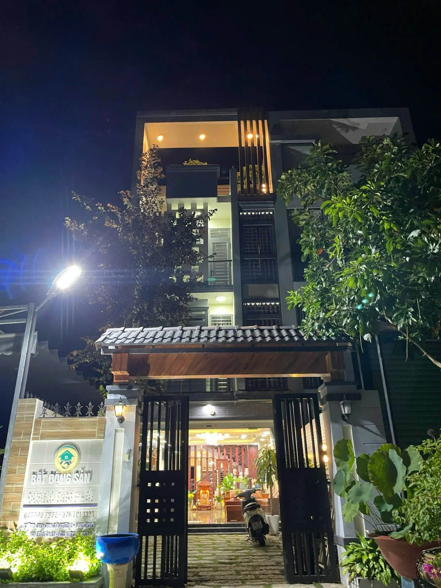 Bán nhà 1 trệt 3 lầu 5PN 150m² Mỹ Phước 4 giá 4.2 tỷ - Ảnh 1