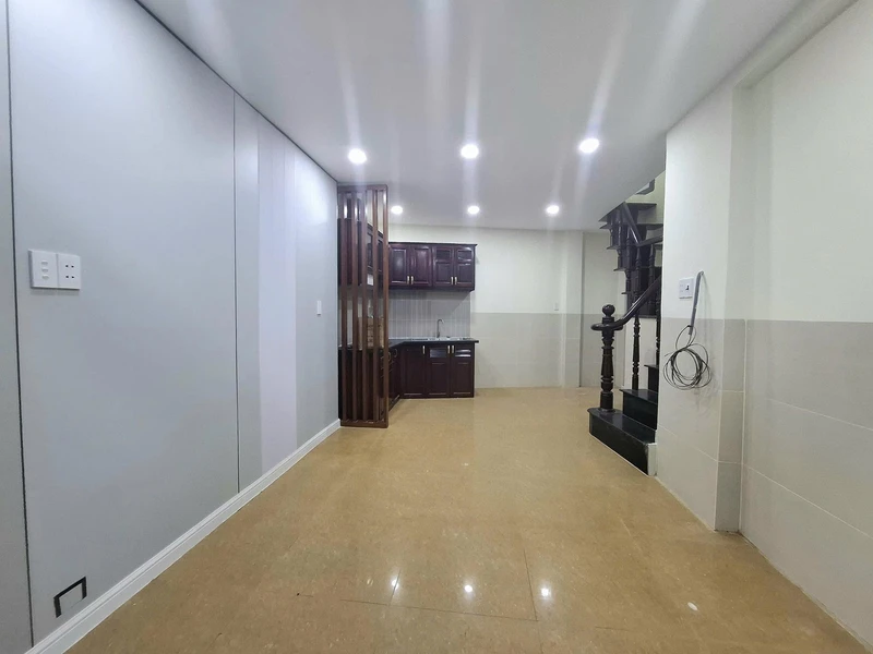 Bán nhà mặt tiền Trần Hưng Đạo Quận 1, 27m2, 2PN, 5 tỷ 5