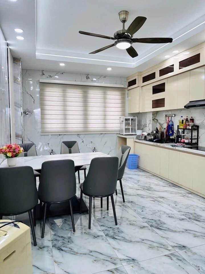 Bán nhà phố Quận 12, 4PN 5WC, 52.8m², mặt tiền, 5.85 tỷ - Ảnh thu nhỏ 3