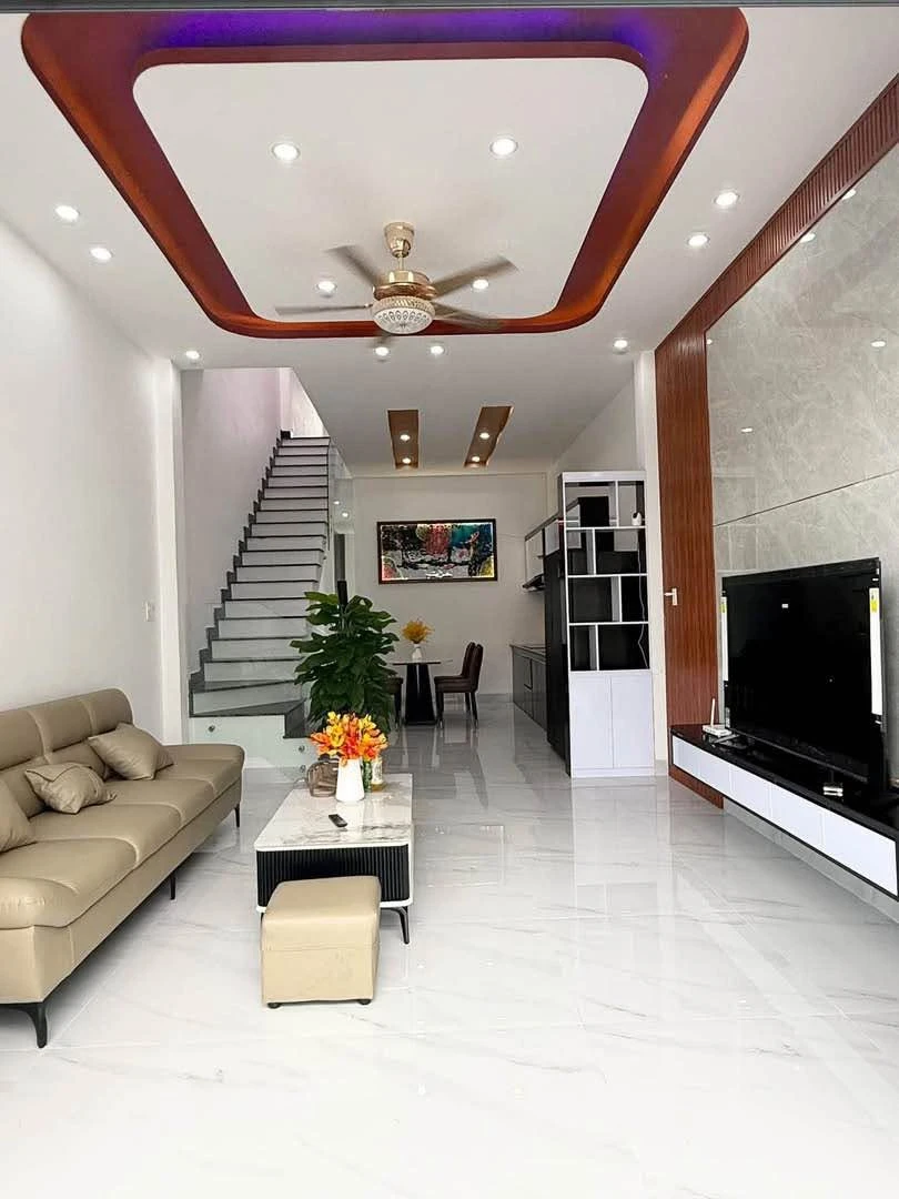 Bán nhà 2 tầng 3PN 87,6m2 Tôn Đản Quận 1 - Ảnh thu nhỏ 4