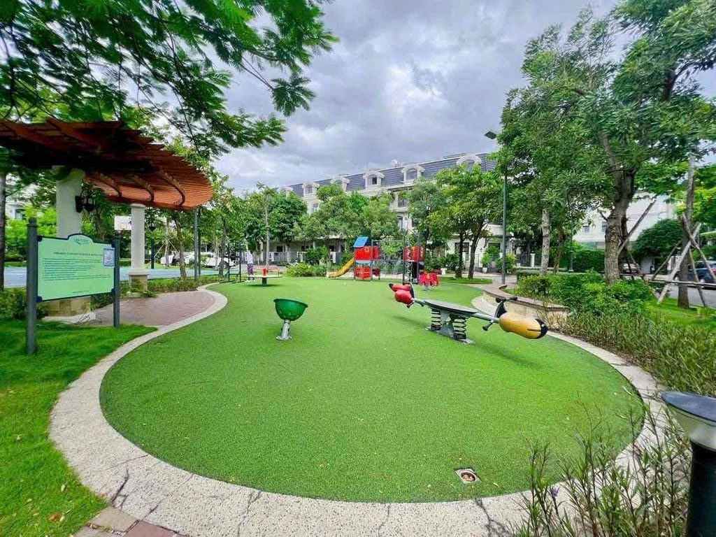 Bán lô đất biệt thự view hồ Thủ Đức 234.7m2, 13.5 tỷ - Ảnh 1