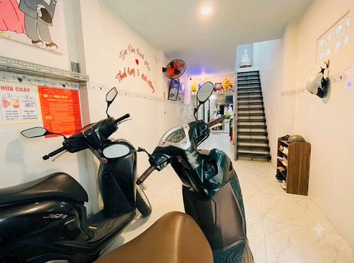 Bán nhà 3 tầng đúc 8PN 55m2 khu Bà Chiểu, Bình Thạnh, gần Quận 1 - Ảnh 1