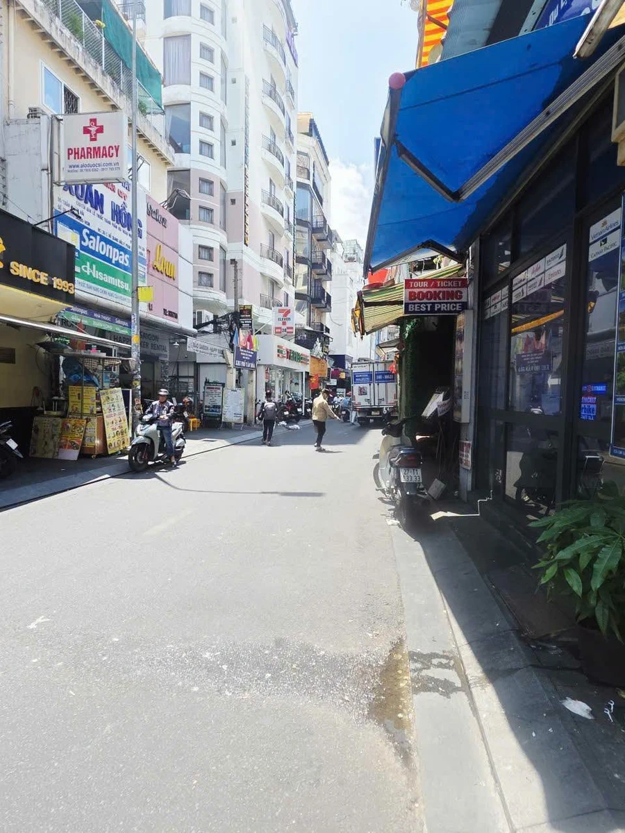 Bán nhà 4 tầng 5 PN Quận 1 giá 11 tỷ 5 - Ảnh 1