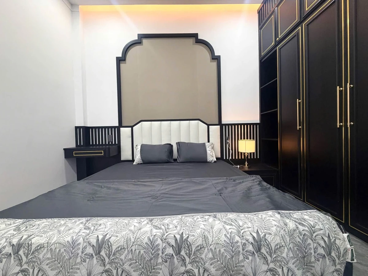 Bán nhà mới 1 trệt 1 lầu 4,5x20m mặt tiền Quang Trung, Buôn Ma Thuột giá 6,85 tỷ - Ảnh 1