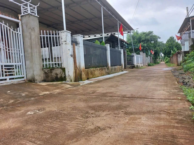 Bán gấp đất thổ cư 6x26m mặt tiền đường bê tông gần chợ Ea Kao, Buôn Ma Thuột