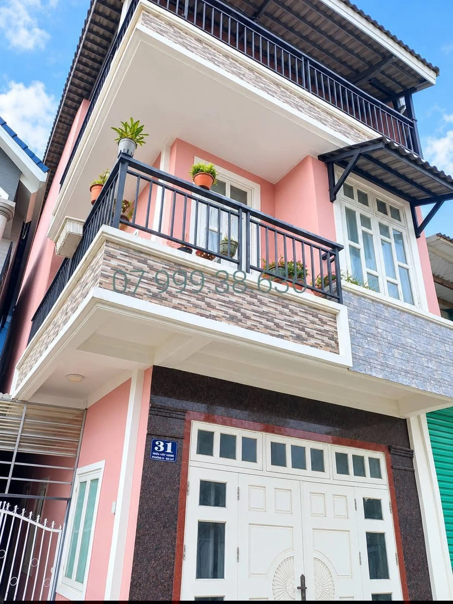 Bán nhà 3 tầng 54m² hẻm ô tô Triệu Việt Vương, Đà Lạt 5,6 tỷ - Ảnh 1