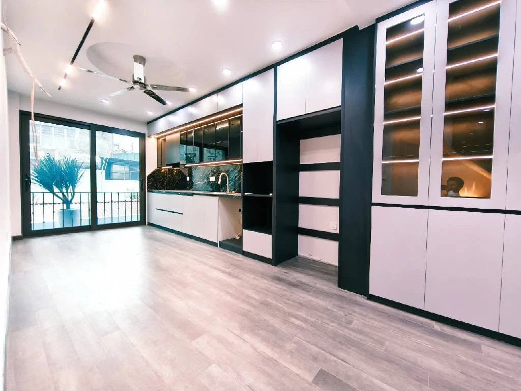 Bán nhà 7 tầng thang máy 40m² sát Hồ Ba Mẫu, Lê Duẩn 10.7 tỷ - Ảnh thu nhỏ 3