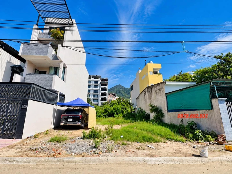 Bán lô đất mặt tiền Vũ Hữu Nha Trang 278m2, 22 tỷ