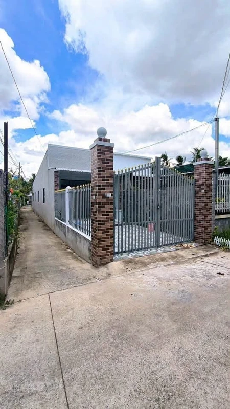 Cho thuê nhà 2 mặt tiền 120m2 Phường 6 Bến Tre 5 triệu/tháng