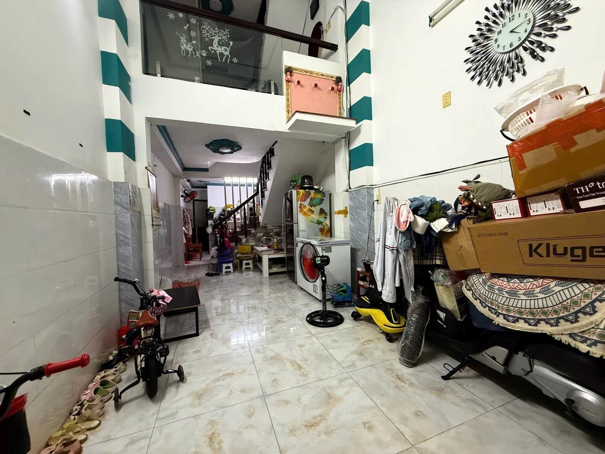 Bán nhà hẻm xe hơi Lạc Long Quân Quận 11, 3 tầng 3,2x13m, giá 6,7 tỷ - Ảnh thu nhỏ 2