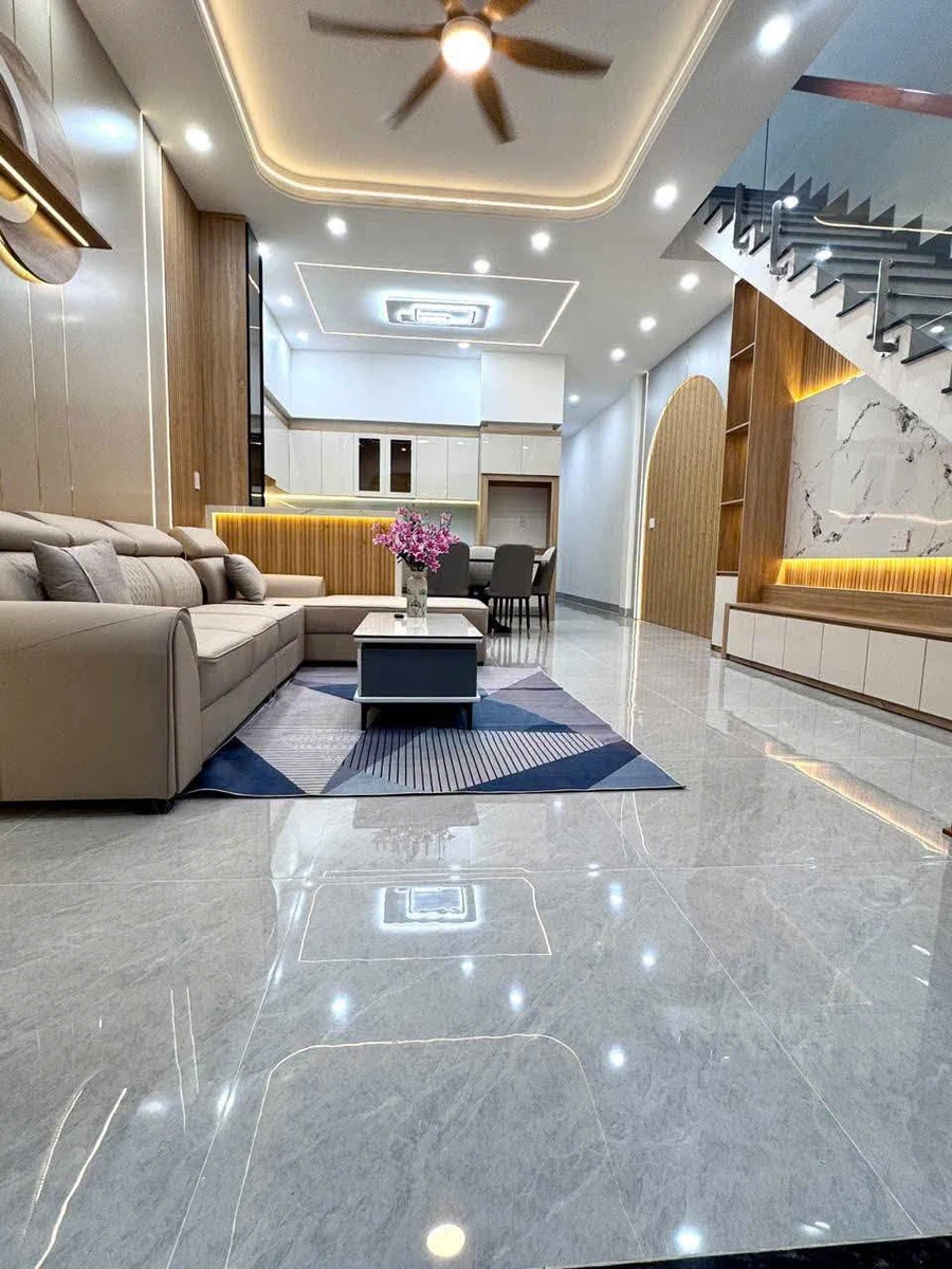 Bán nhà hẻm 385 Lê Hồng Phong, Phú Hòa, Thủ Dầu Một, 71m2, 3PN, giá 4,29 tỷ - Ảnh thu nhỏ 3