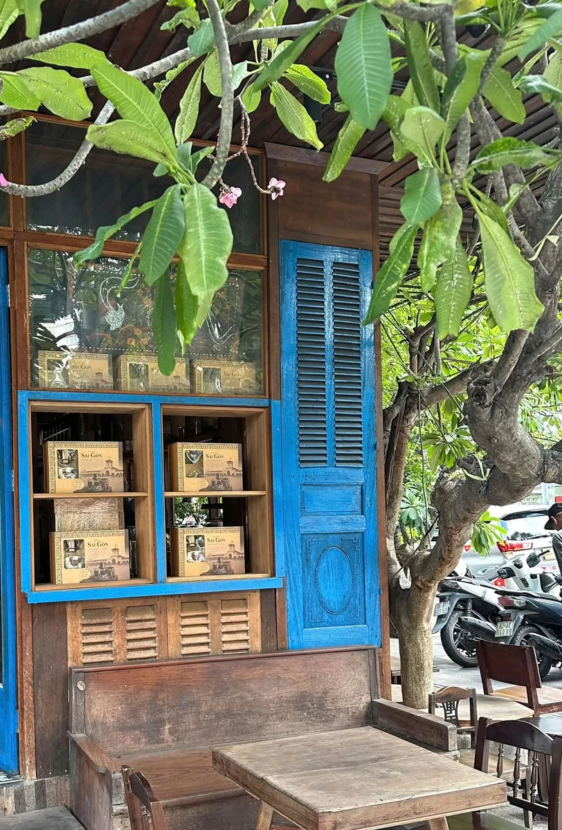 Sang CHDV trệt 4 lầu 8 phòng đường Đỗ Quang Đẩu, Quận 1, thuê 17 triệu/tháng - Ảnh 1