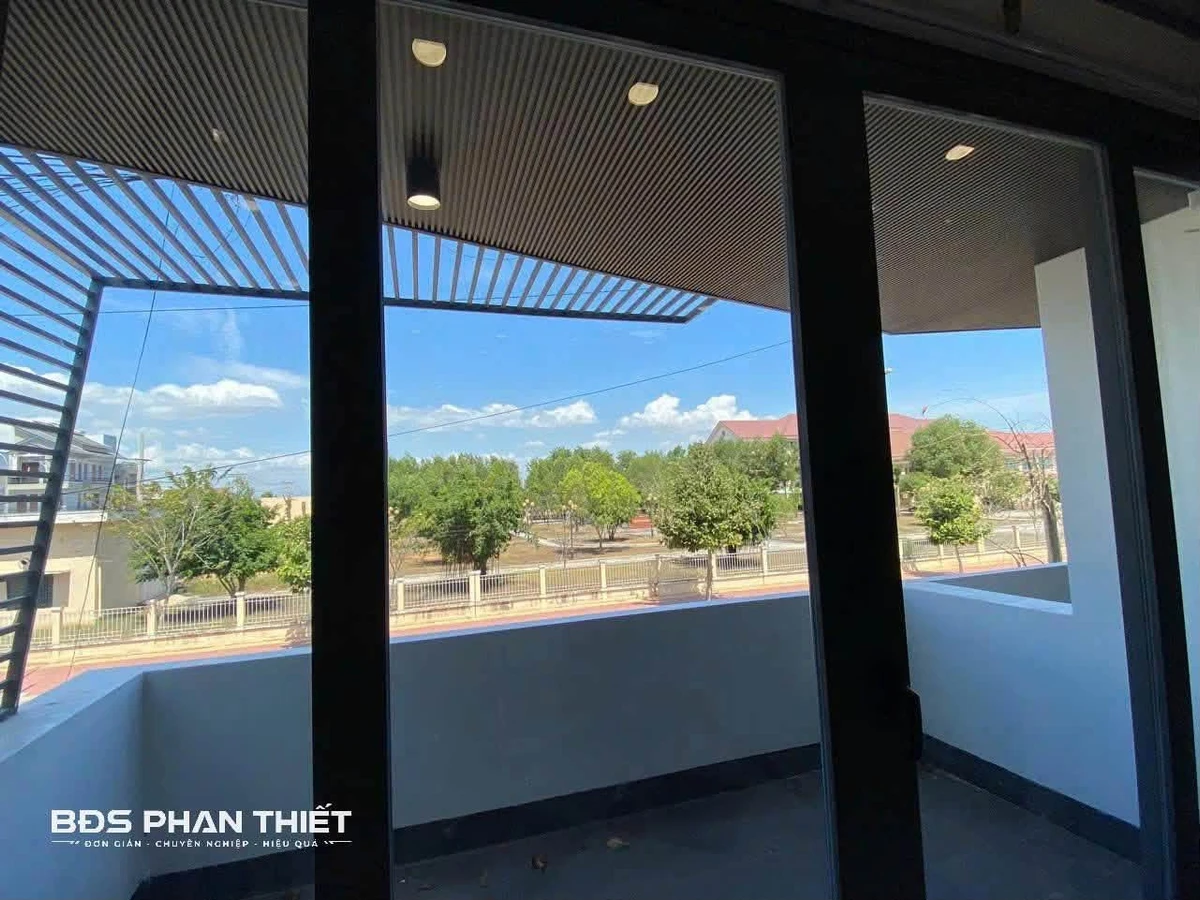 Bán nhà KDC Hùng Vương 88,4 m² giá 5,7 tỷ Phan Thiết - Ảnh thu nhỏ 3