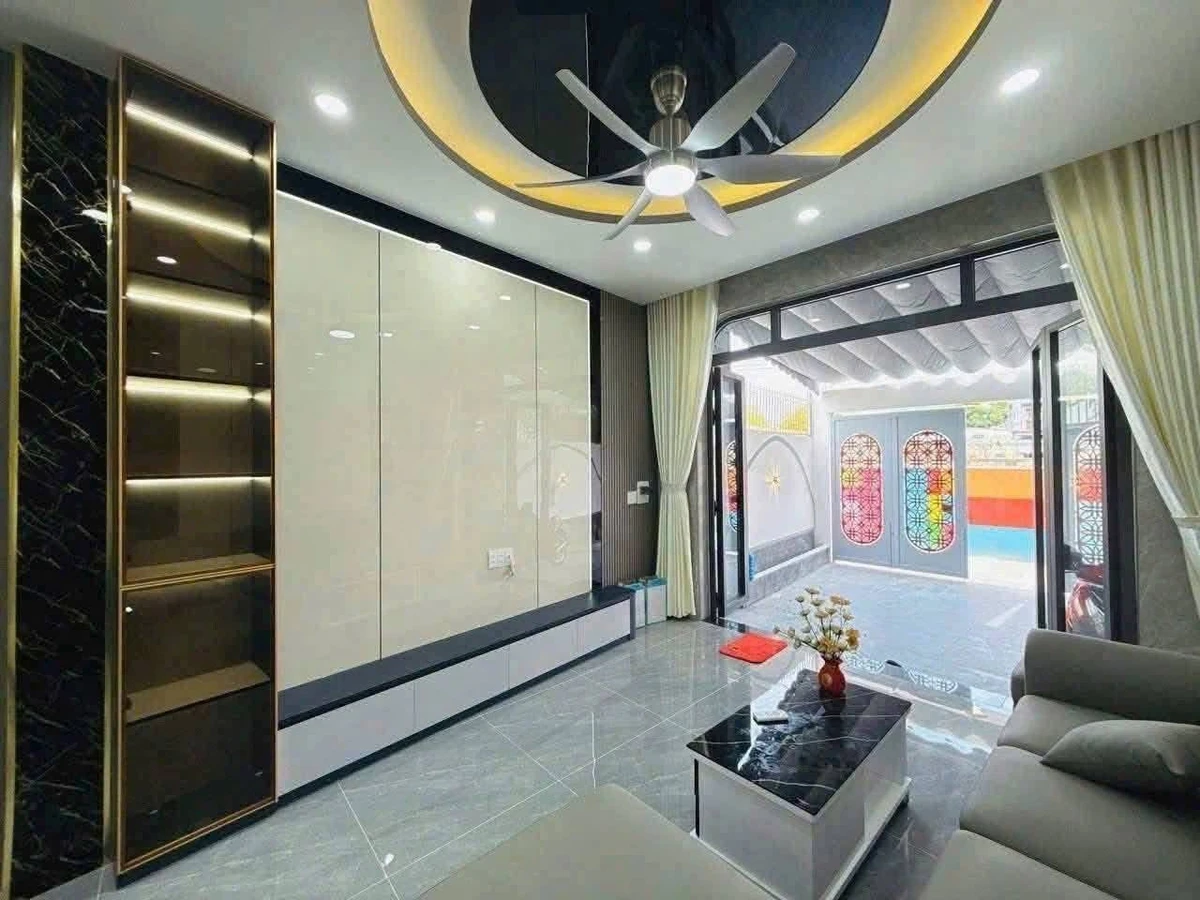 Bán nhà sổ riêng 4PN 160m² gần cây xăng 26, Quận 7 - Ảnh thu nhỏ 2