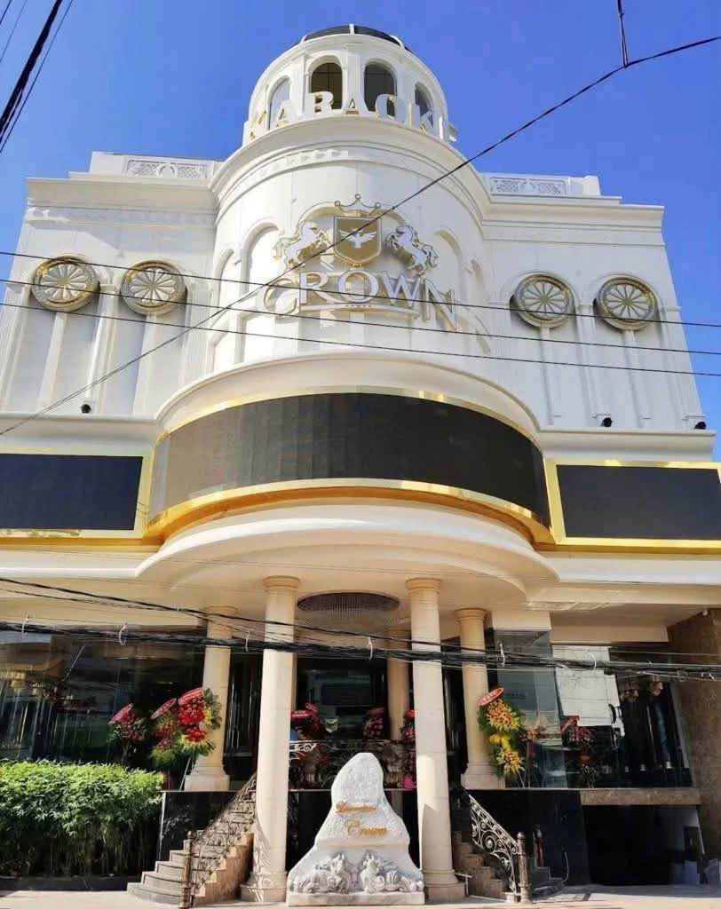 Chuyển nhượng Karaoke Crown 3.000m² 6 tầng Nha Trang 145 tỷ - Ảnh 1