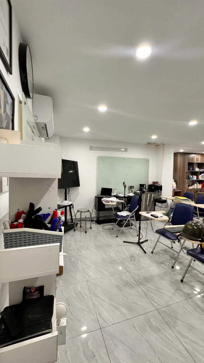 Bán shophouse mặt tiền Hai Bà Trưng, Quận 1, 120m² - Ảnh thu nhỏ 2