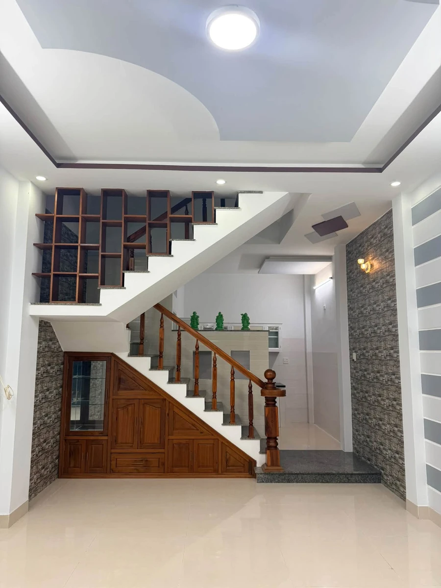 Nhà mặt tiền 3 tầng 48m² gần Lê Thanh Nghị, Quy Nhơn, 4 tỷ - Ảnh thu nhỏ 2