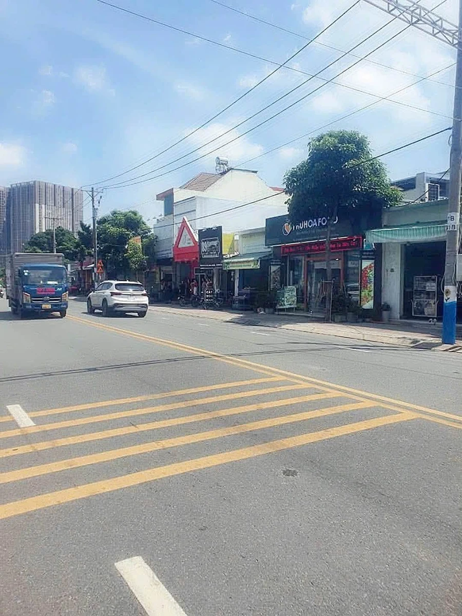 Bán nhà mái Thái Lái Thiêu 210m² 11,5 tỷ - Ảnh thu nhỏ 3