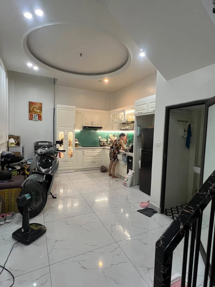 Bán nhà 3 tầng 50m² giá 2,99 tỷ Khúc Thừa Dụ - Ảnh thu nhỏ 2