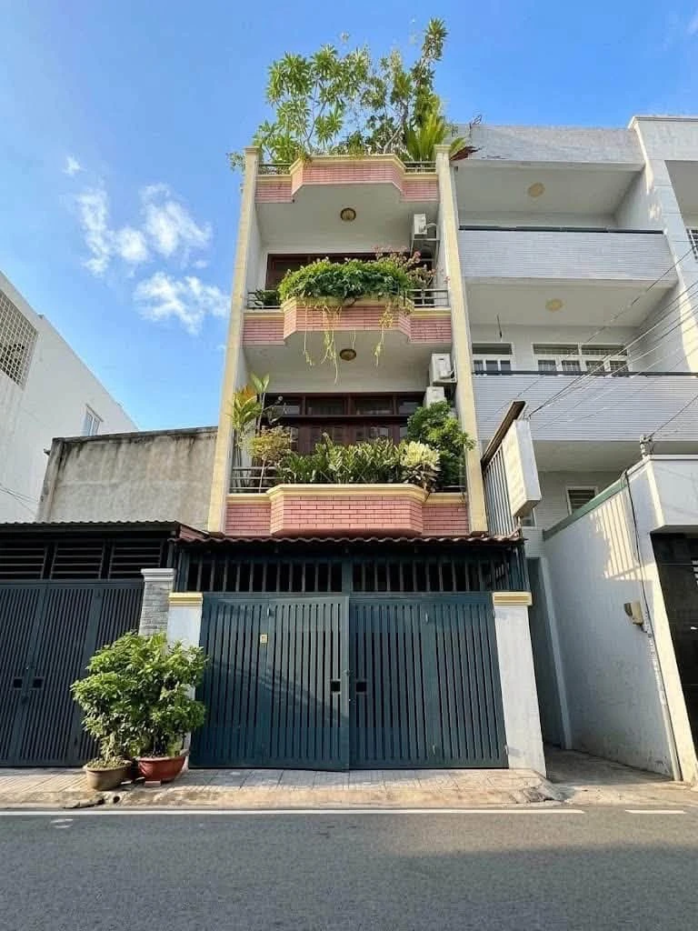 Bán nhà hẻm xe hơi 4 tầng 64m2 6PN Cách Mạng Tháng 8, Phường 13, Quận 10 - 7,8 tỷ - Ảnh 1