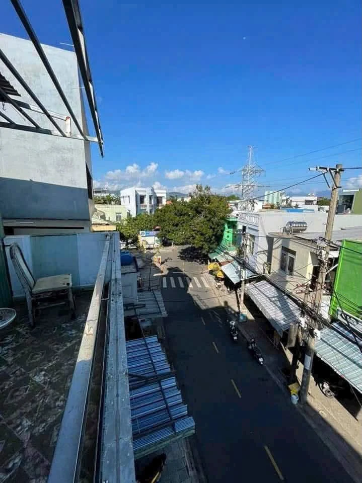 Bán nhà 3 tầng 104m² mặt tiền Đường Mẹ Nhu, Đà Nẵng - Ảnh thu nhỏ 3