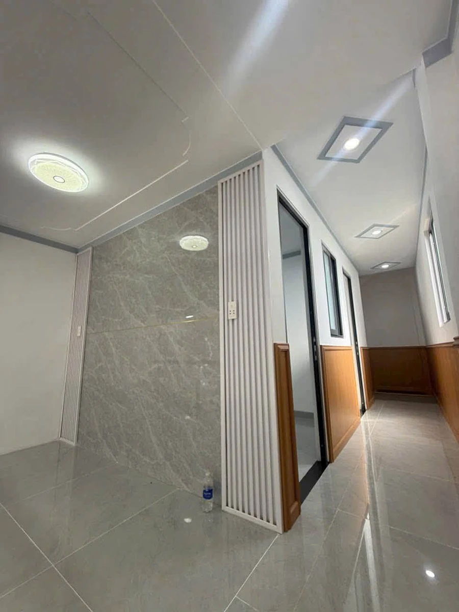 Bán nhà lửng 3 phòng ngủ, sân đậu ô tô, 72m², Quận 1 - Ảnh thu nhỏ 4