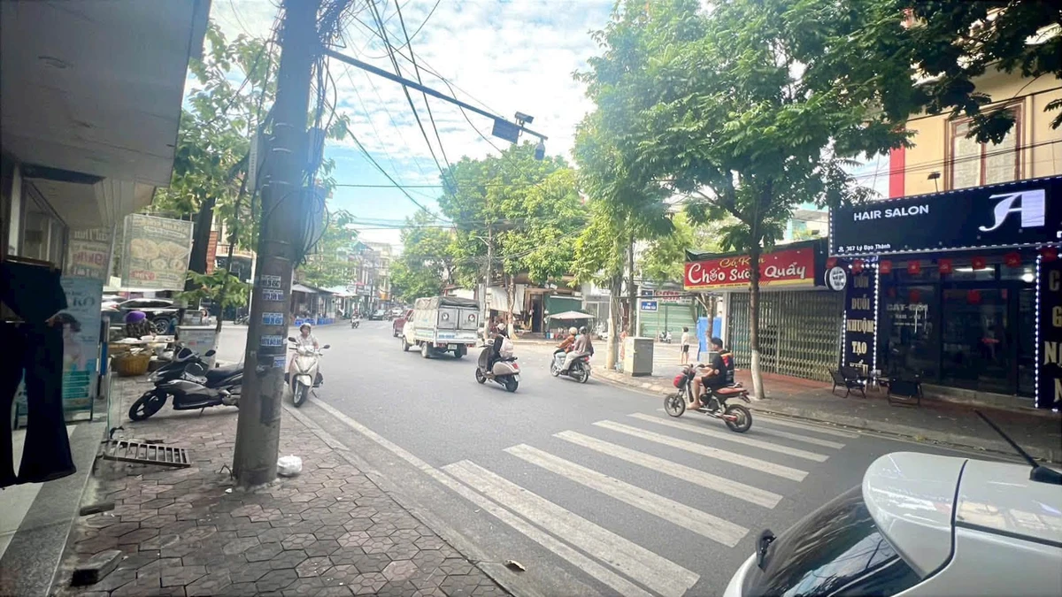 Bán nhà 90m² 2 phòng ngủ kinh doanh gần chợ Nguyễn Du, Quận 3 - Ảnh thu nhỏ 3