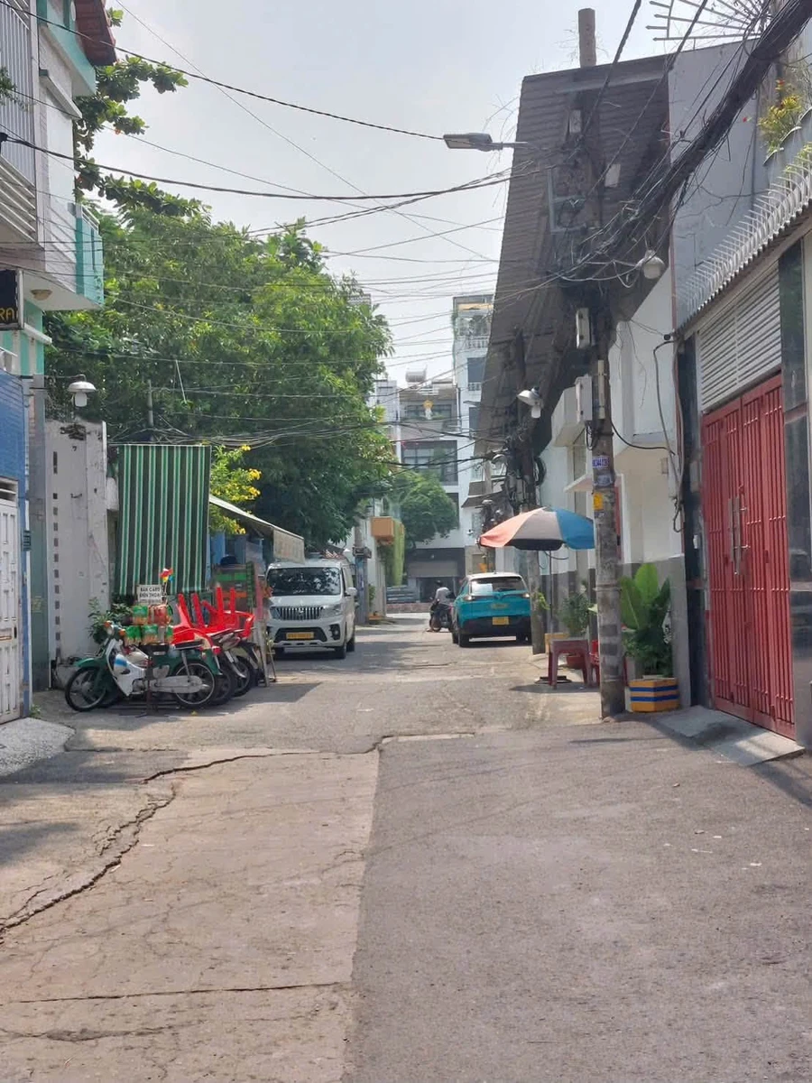 Bán nhà 3 tầng Lạc Long Quân Q.11, 30m² chỉ 4 tỷ - Ảnh thu nhỏ 2