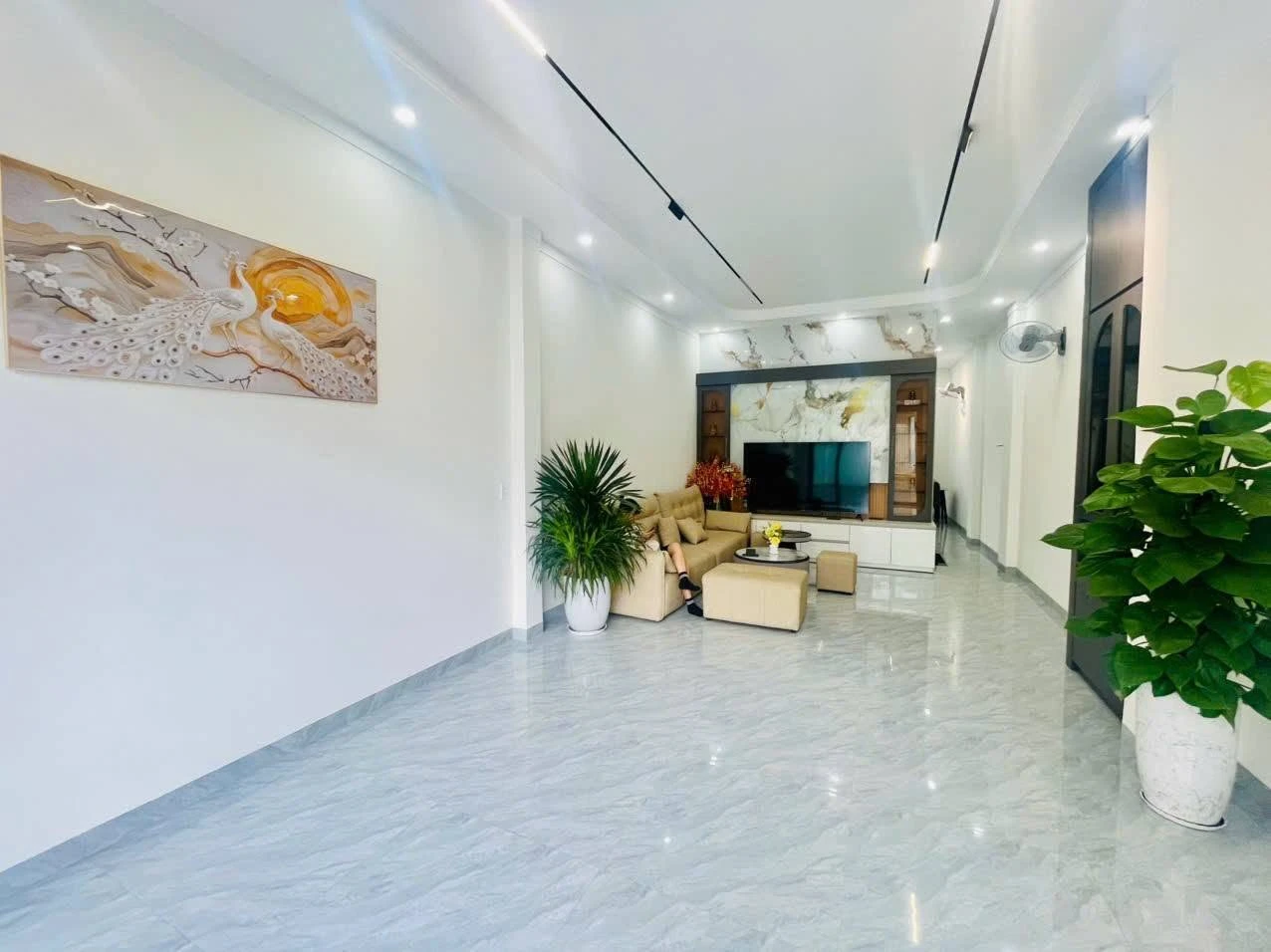 Bán nhà 3 tầng mặt tiền Hùng Vương 180m², Quận 5 - Ảnh 1