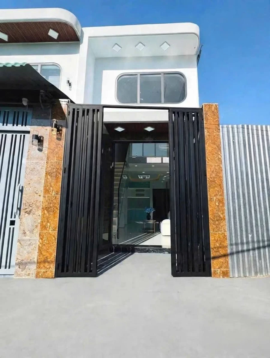 Bán nhà phố mới 3PN tại Huỳnh Tấn Phát, Phú Mỹ, Q7 - Ảnh 1