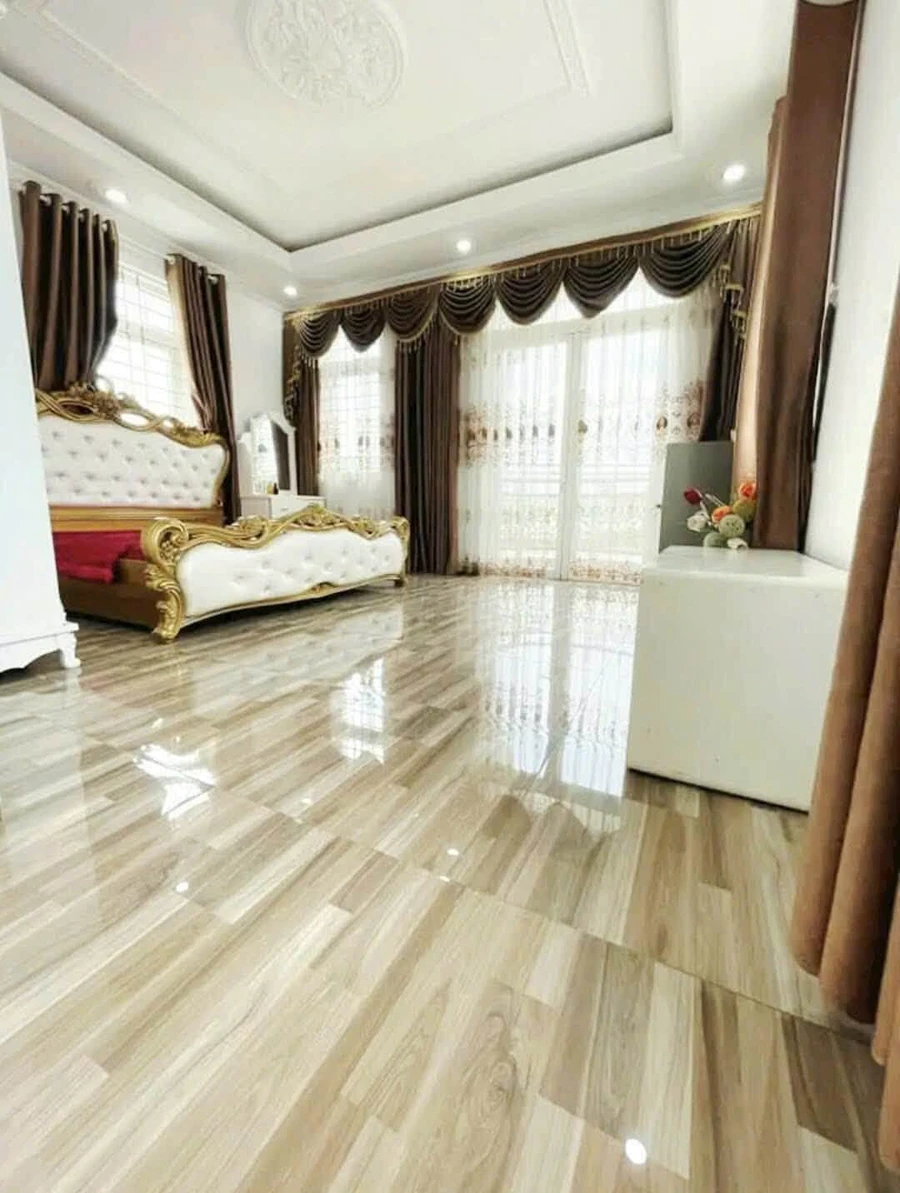 Bán nhà mặt tiền kinh doanh 4 tầng 5PN, 126m² Quận 7 - Ảnh thu nhỏ 3
