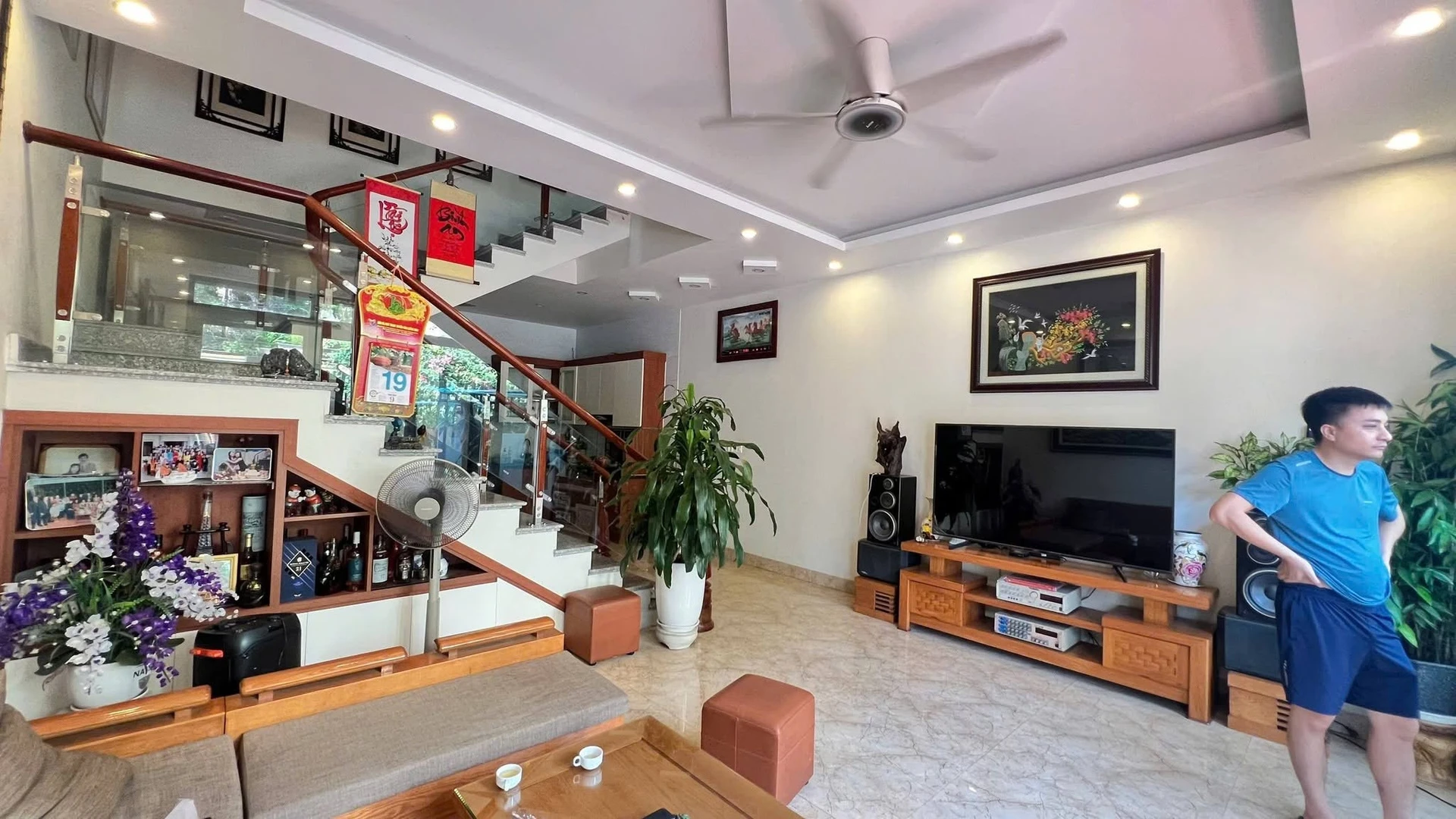 Bán nhà 3 tầng 109m² ngay Ngã 3 Cứu Hỏa, Quận 1 - Ảnh 1