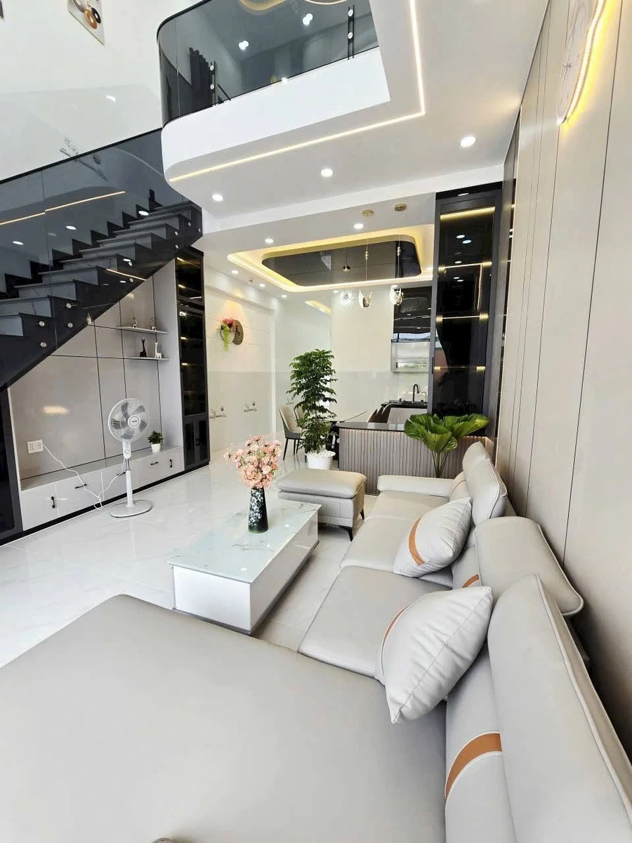 Bán nhà lầu lửng 3 PN 4 WC 137,75 m² Long Hoa, Tây Ninh - Ảnh 1