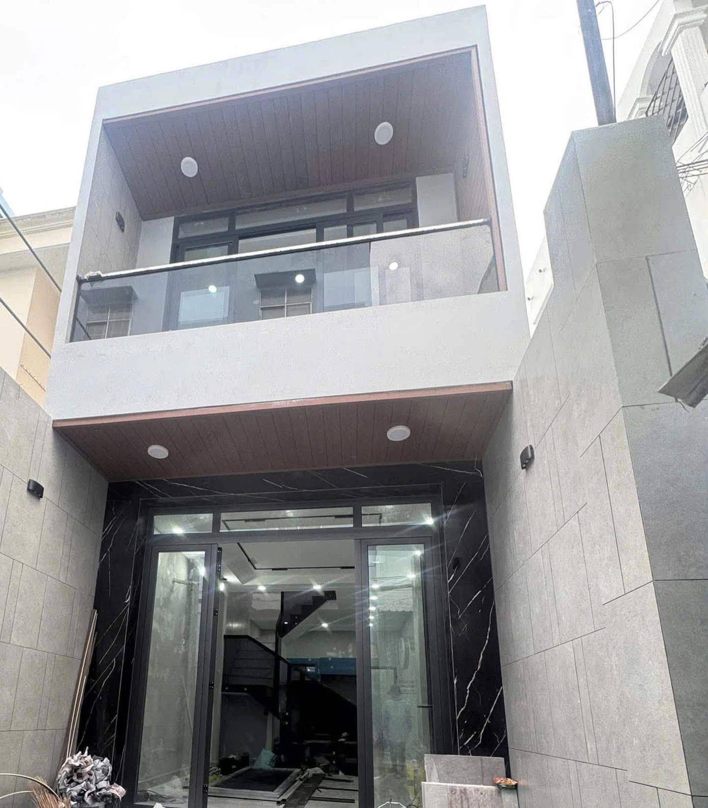 Bán nhà 2 tầng 3,8x13,95m gần hẻm xe hơi Ông Ích Khiêm Quận 11, giá 6,88 tỷ - Ảnh 1
