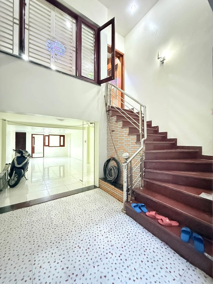 Bán nhà 4 tầng 73m2 mặt tiền Hai Bà Trưng, Quận 1 - Ảnh thu nhỏ 2