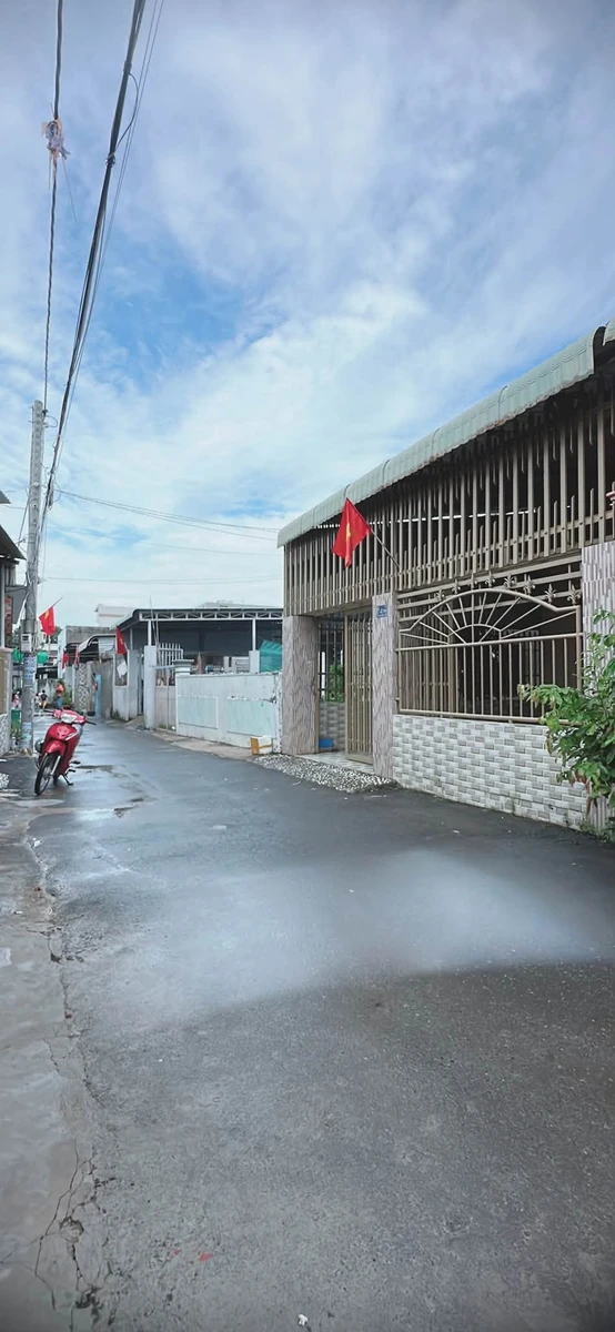 Bán nhà đất 6x30m (180m2) thổ cư tại Phước Tỉnh, xã Long Hải, giá 2,05 tỷ - Ảnh 1