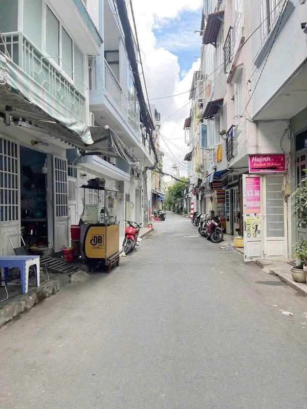 Cho thuê nhà hẻm Nguyễn Thanh Tuyền Tân Bình 27.5m² 2PN 11 triệu/tháng