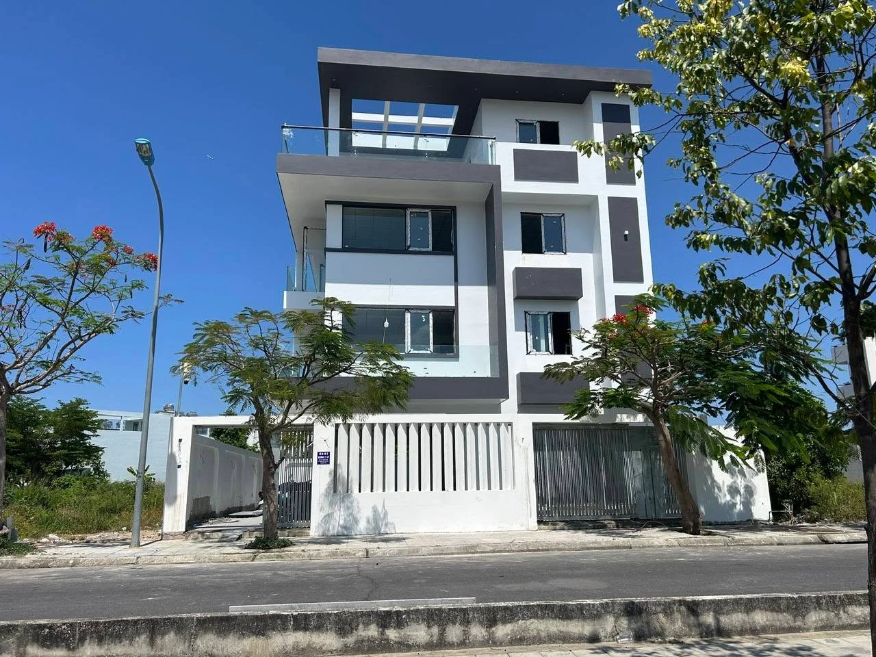 Bán Biệt Thự 300m2 View Sông Quán Trường Thủ Đức - Ảnh 1