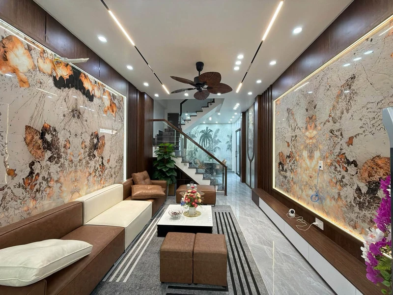 Bán nhà 4 tầng 51.5m² đường Hồ Sen Quận 1