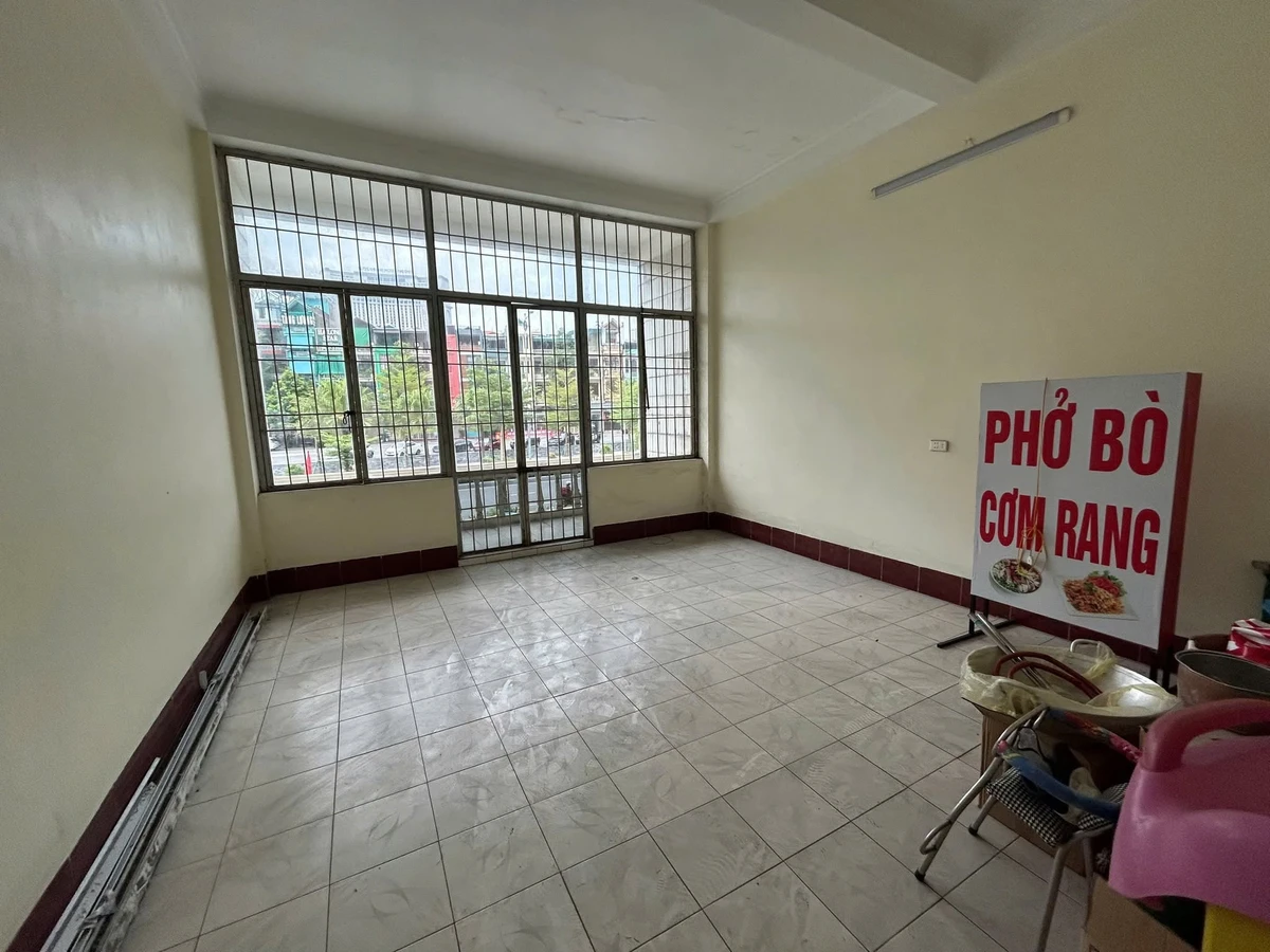 Bán nhà 2 tầng 67,5m² mặt đường Nguyễn Văn Cừu, Quận 5 - Ảnh thu nhỏ 5