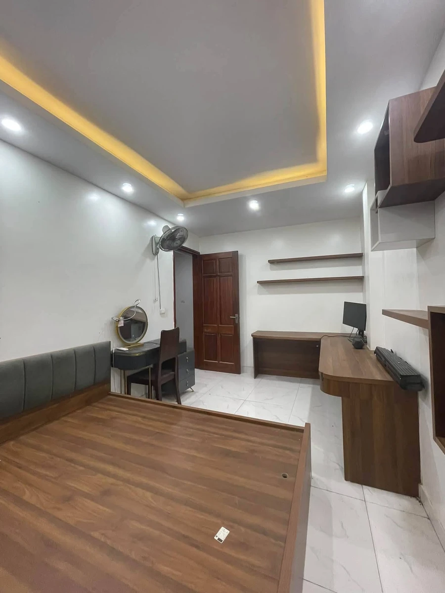 Cho thuê nhà Giải Phóng 42m², 4 tầng 4 phòng ngủ - 9 triệu/tháng - Ảnh thu nhỏ 2