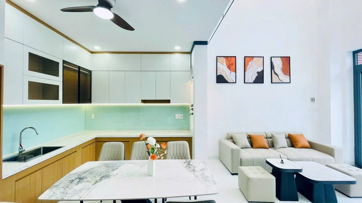 Bán nhà phố gác lửng 5x20m, 3PN, 2WC, giá 1,98 tỷ tại Long Khánh, Đồng Nai - Ảnh thu nhỏ 2