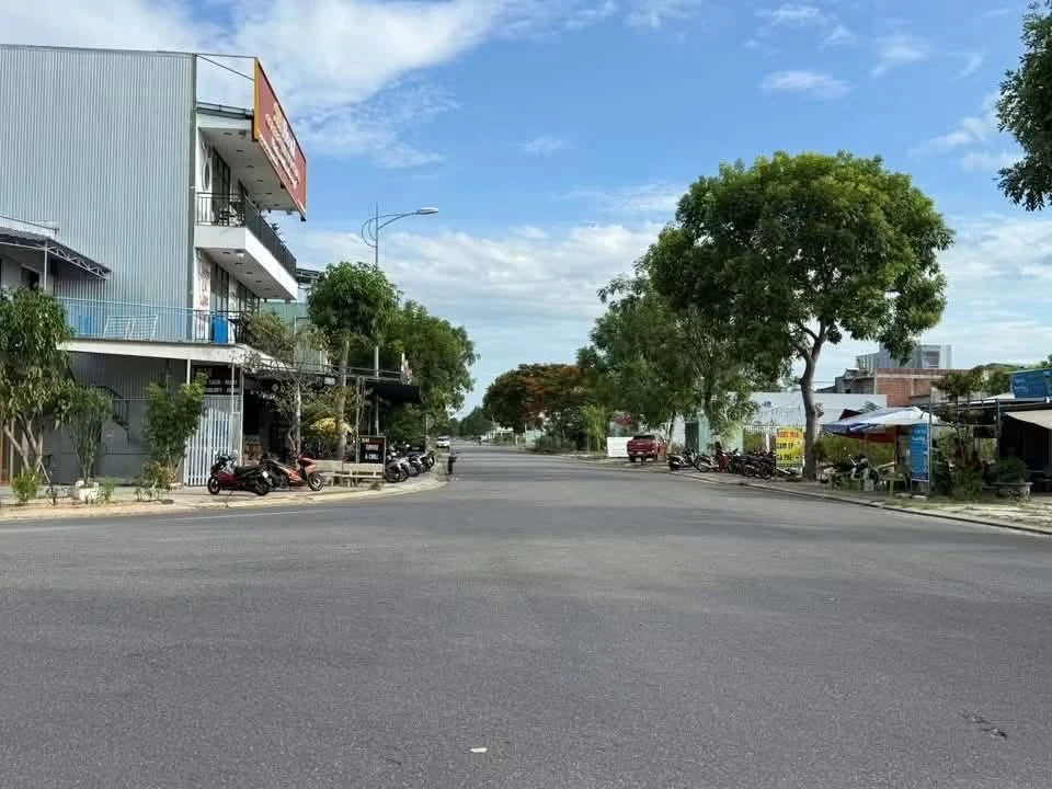 Bán lô đất góc 2 mặt tiền 204m2 gần Đại học FPT Đà Nẵng, giá hơn 7 tỷ - Ảnh thu nhỏ 2